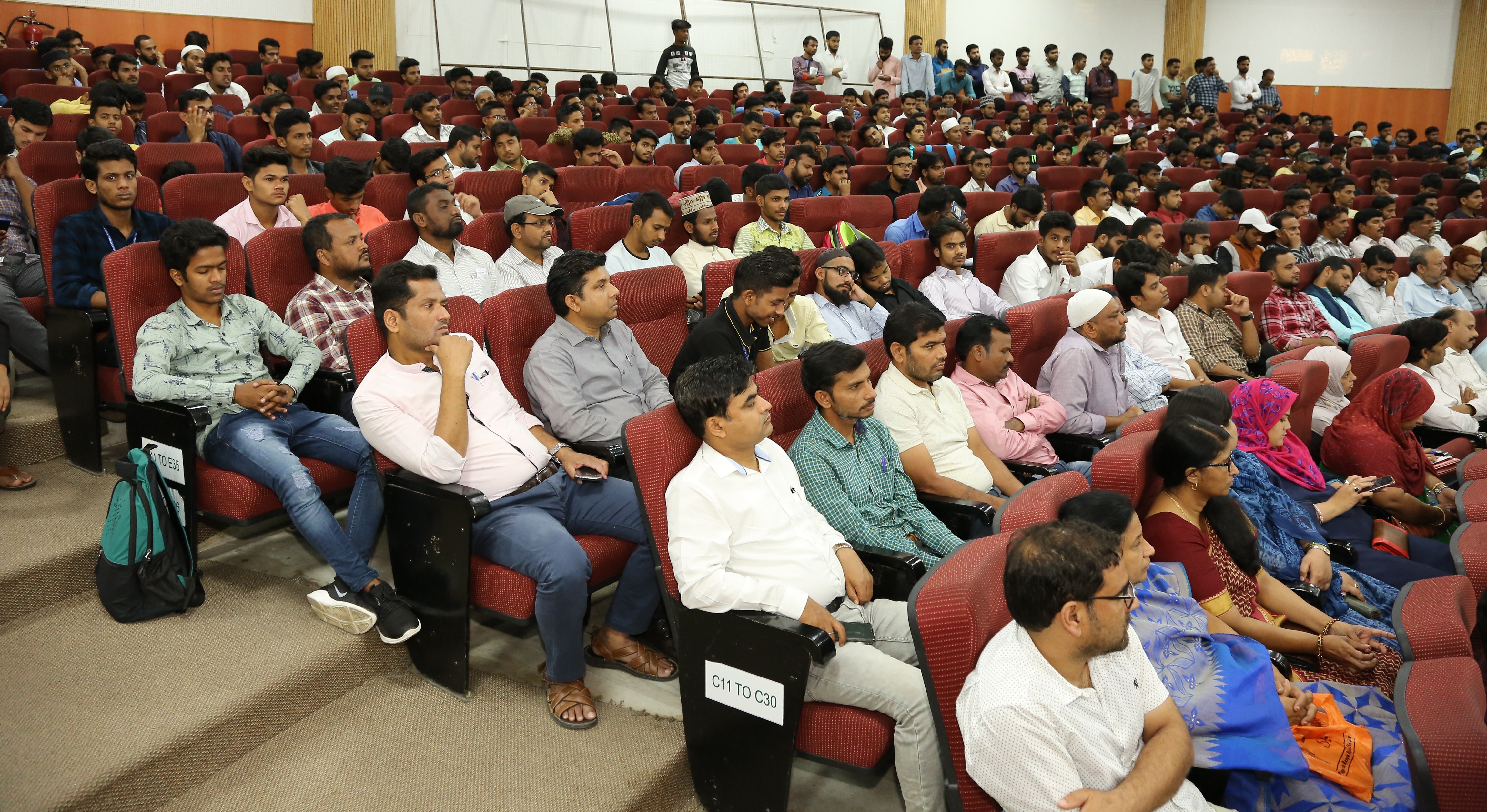 Dias: Prof. Rizwan Qaiser delivering Azad Memorial lecture. (L-R) Mr. Anis Azmi, Prof. Mohd. Zafaruddin, Prof. Ayub Khan and Prof. Noushad Husain.