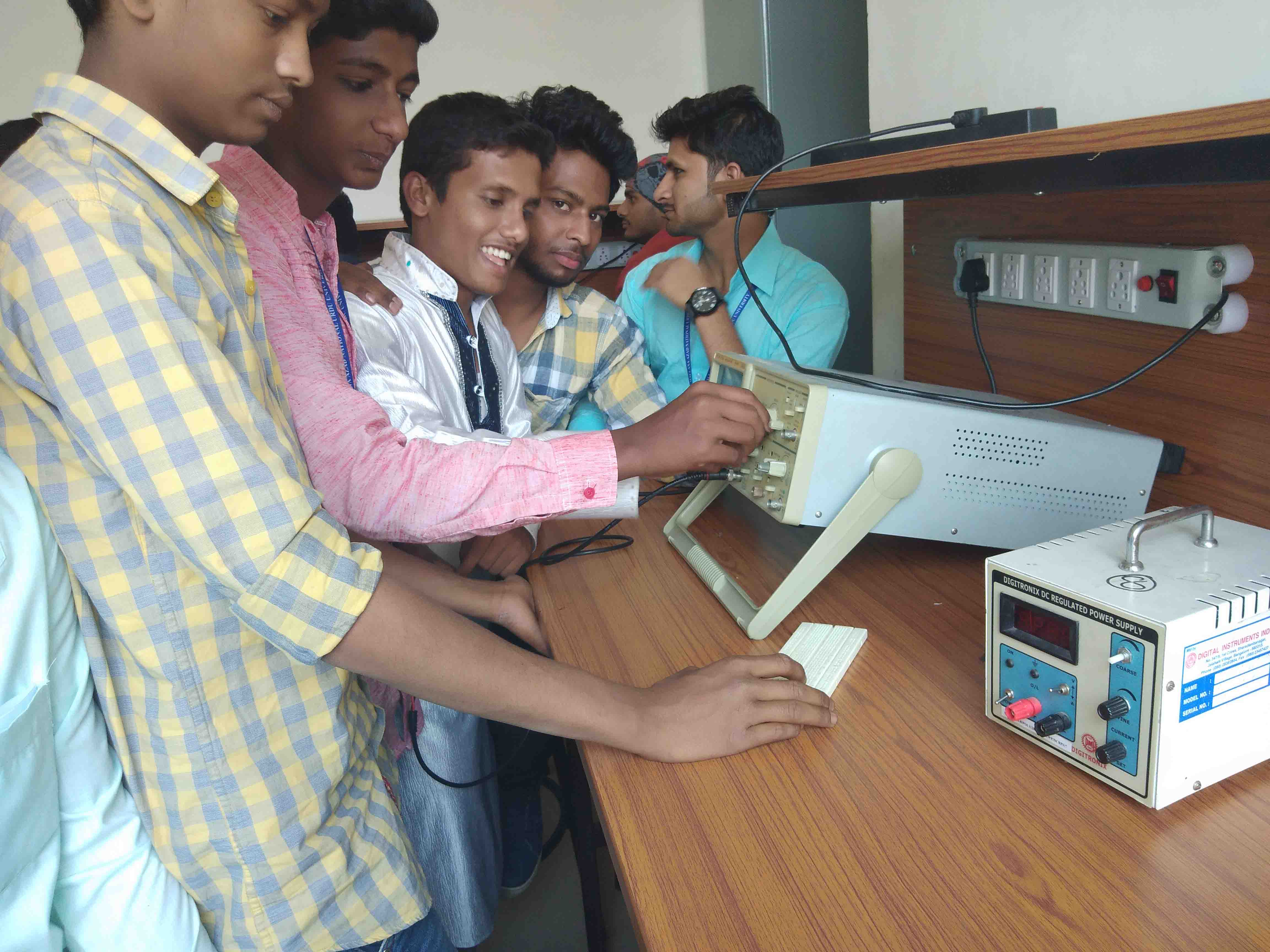 Electronics Communication Engg Lab Photos: Polytechnic Bengaluru