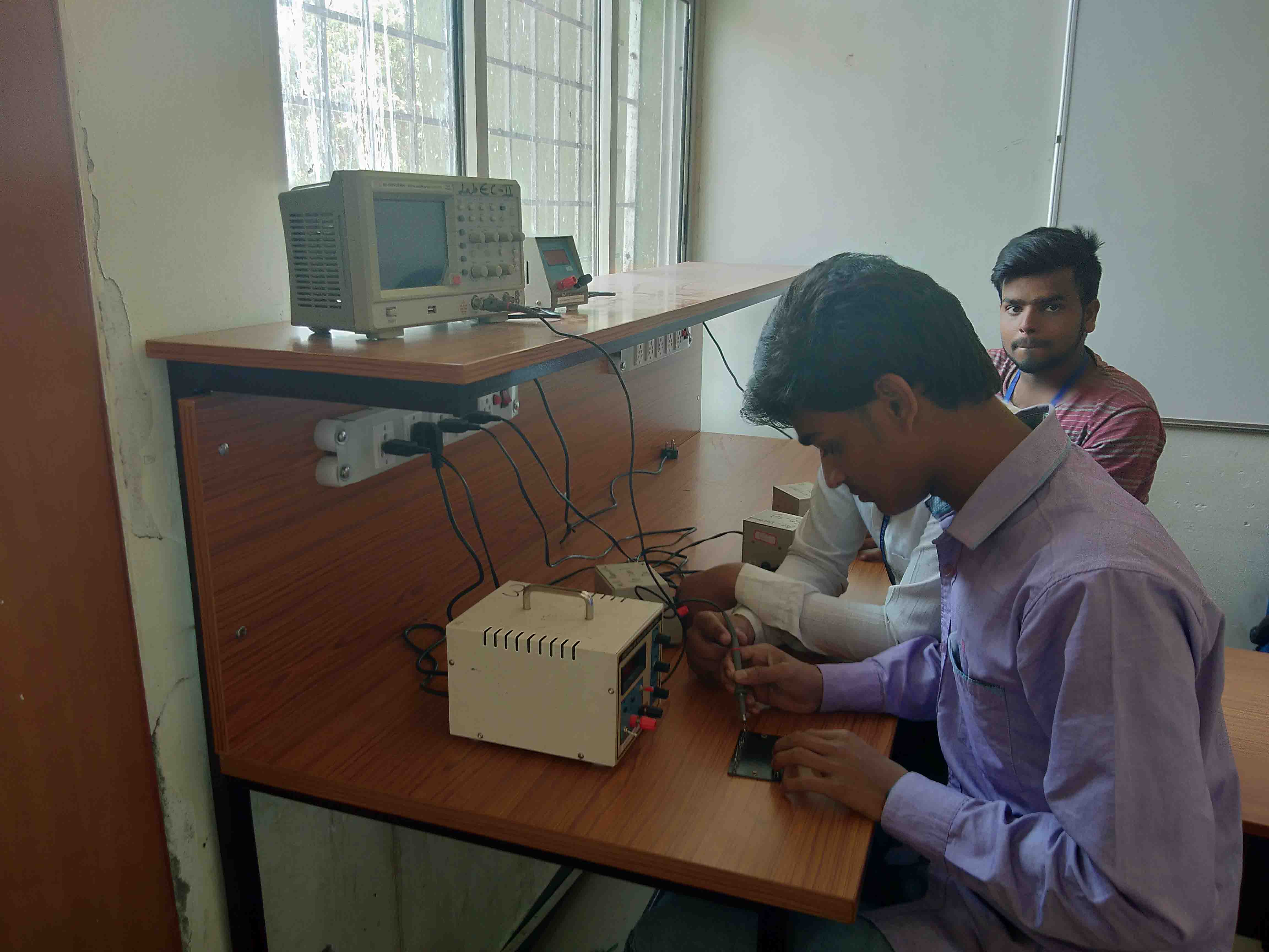 Electronics Communication Engg Lab Photos: Polytechnic Bengaluru