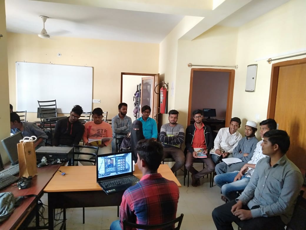 English Lab Photos: Polytechnic Bengaluru