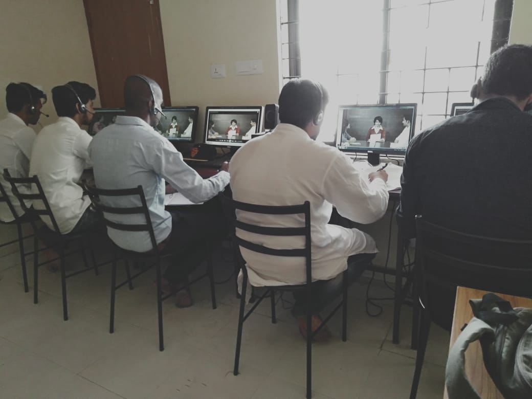English Lab Photos: Polytechnic Bengaluru
