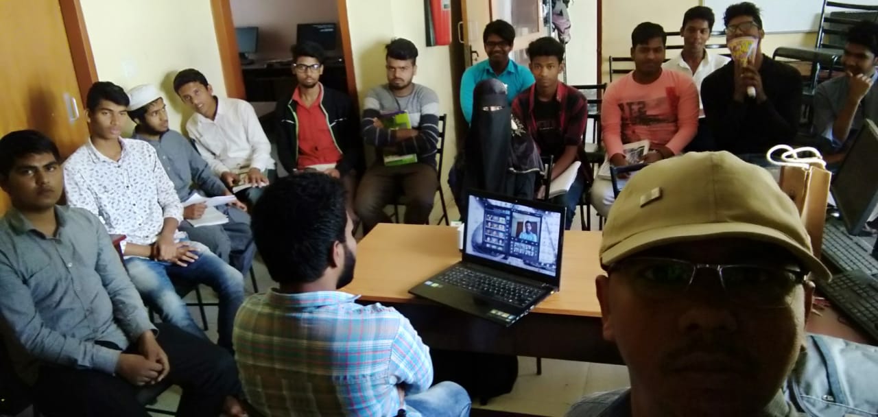 English Lab Photos: Polytechnic Bengaluru