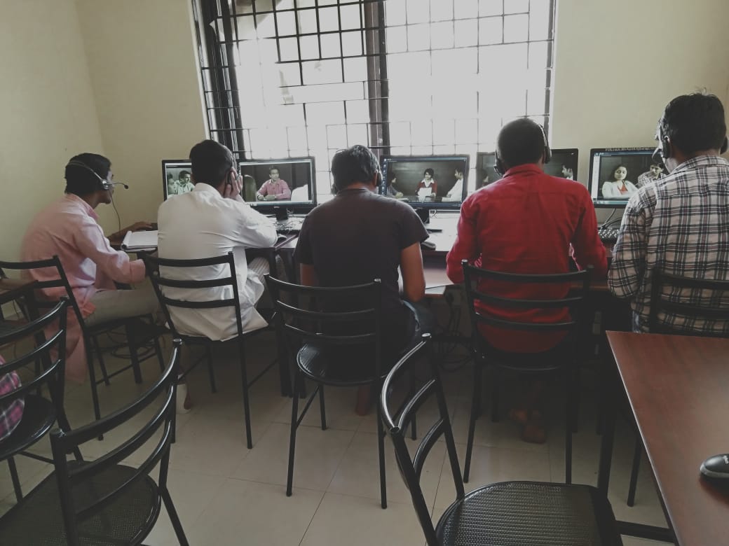 English Lab Photos: Polytechnic Bengaluru