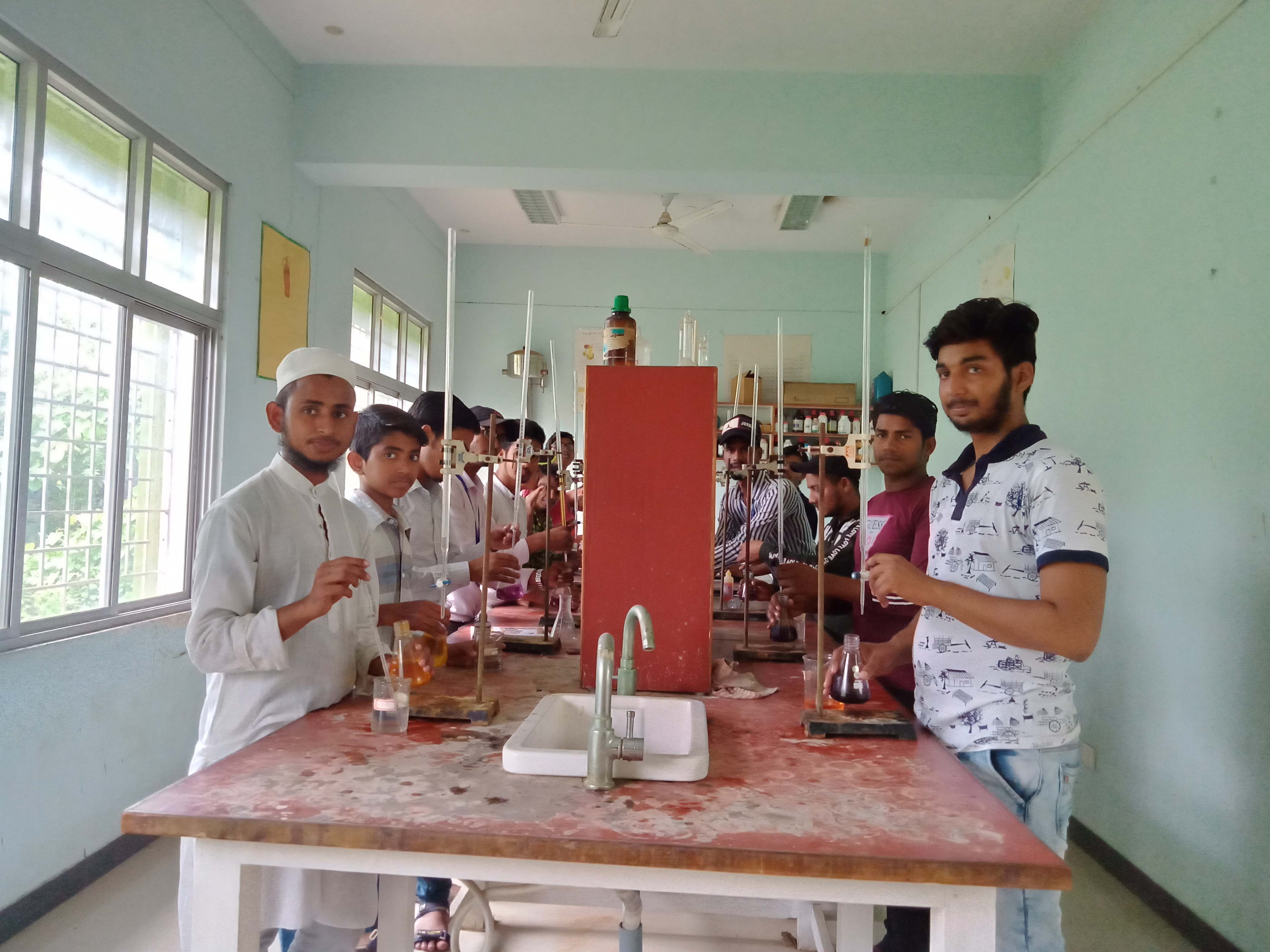 Chemistry Lab Photos: Polytechnic Bengaluru