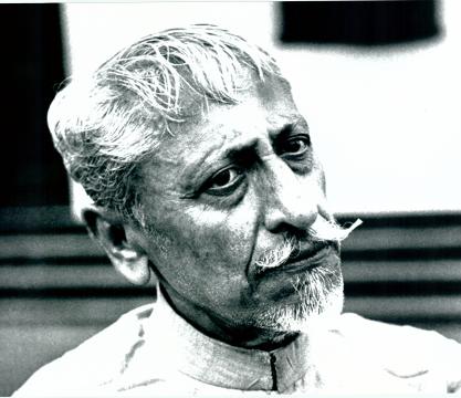 Maulana Azad portrait in thinking mood.