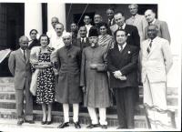 Azad, Nehru, Indira with a foreign delegation