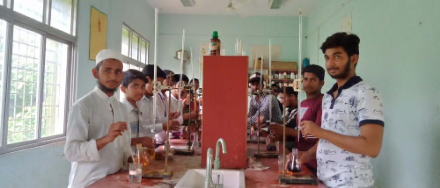 Chemistry Lab Photos: Polytechnic Bengaluru