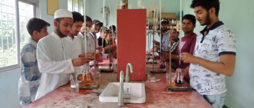 Chemistry Lab Photos: Polytechnic Bengaluru
